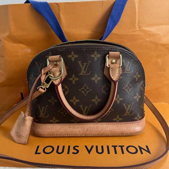 LV Alma BB Monogram Crossbody - Picture 3 of 6